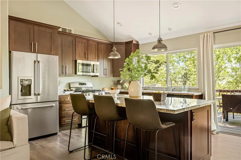 1360 Montreal Lake Arrowhead, CA 92352