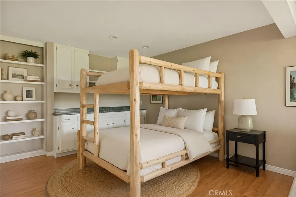 1360 Montreal Lake Arrowhead, CA 92352