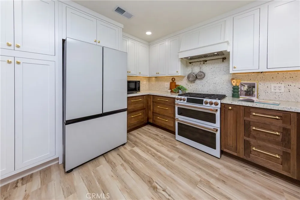 28339 Simsalido ave Canyon Country, CA 91387