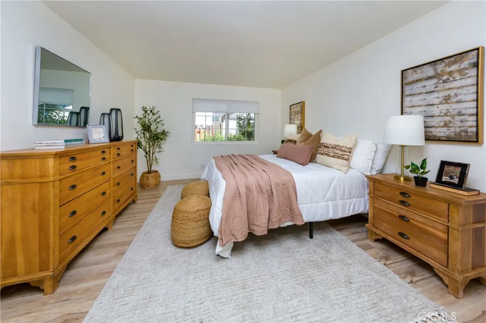 28339 Simsalido ave Canyon Country, CA 91387