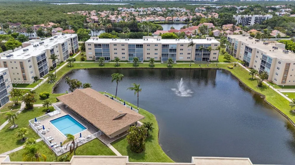 414 SE 10th St #108 Dania Beach, FL 33004