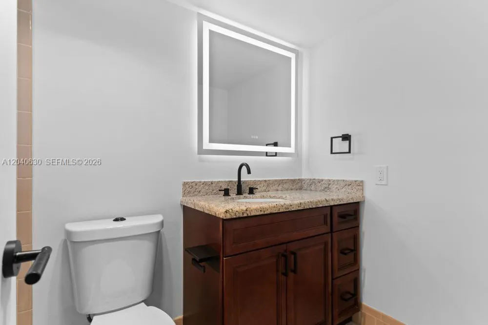 414 SE 10th St #108 Dania Beach, FL 33004