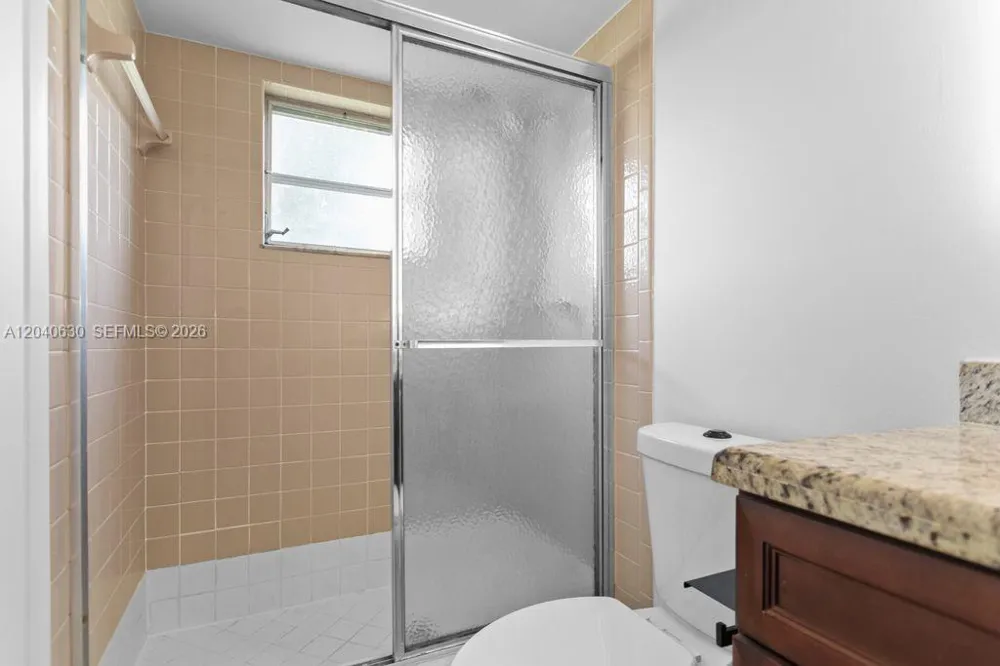 414 SE 10th St #108 Dania Beach, FL 33004