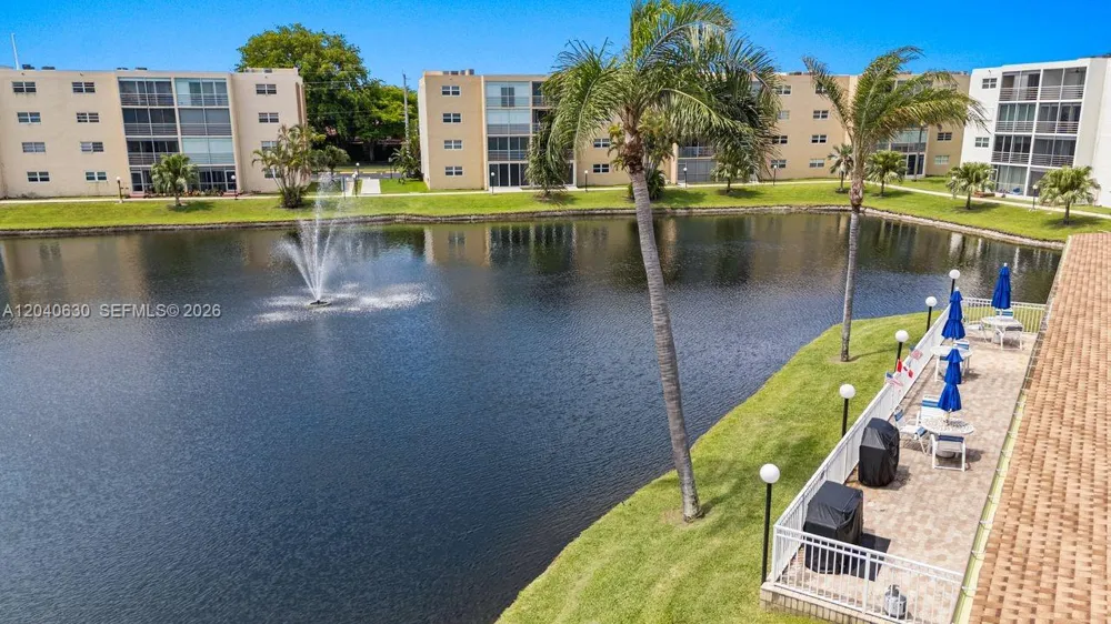 414 SE 10th St #108 Dania Beach, FL 33004