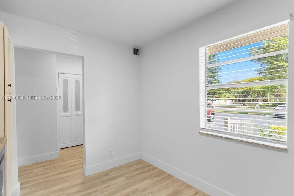 414 SE 10th St #108 Dania Beach, FL 33004