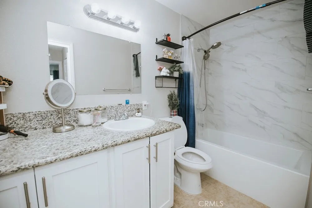 1554 Border #G Corona, CA 92882