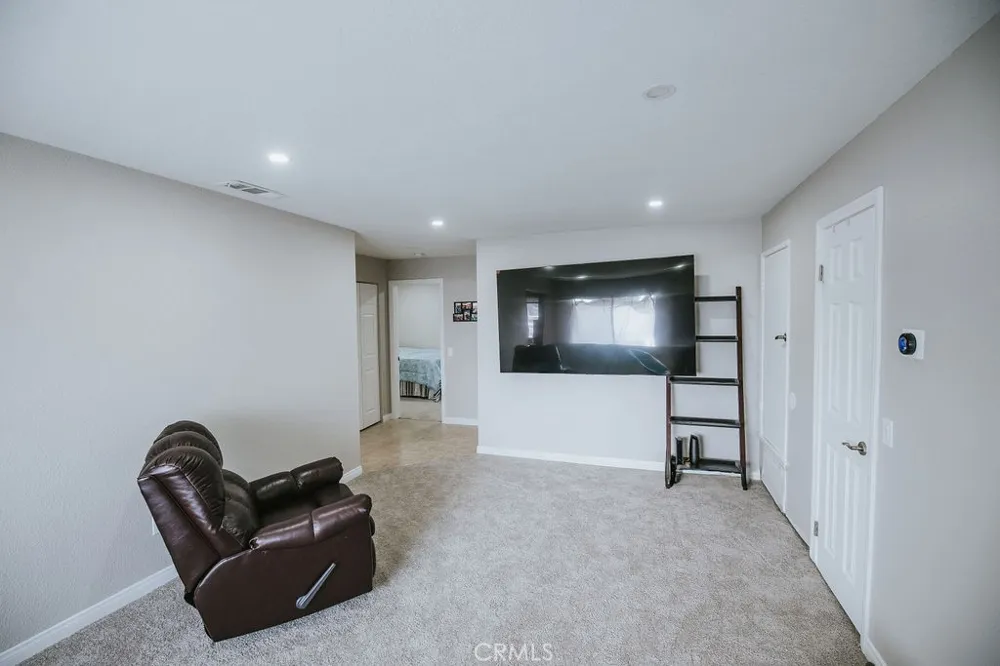 1554 Border #G Corona, CA 92882