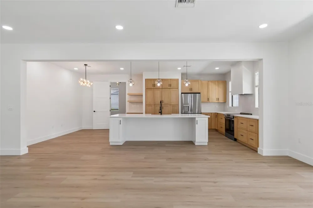 6403 S RICHARD AVENUE Tampa, FL 33616