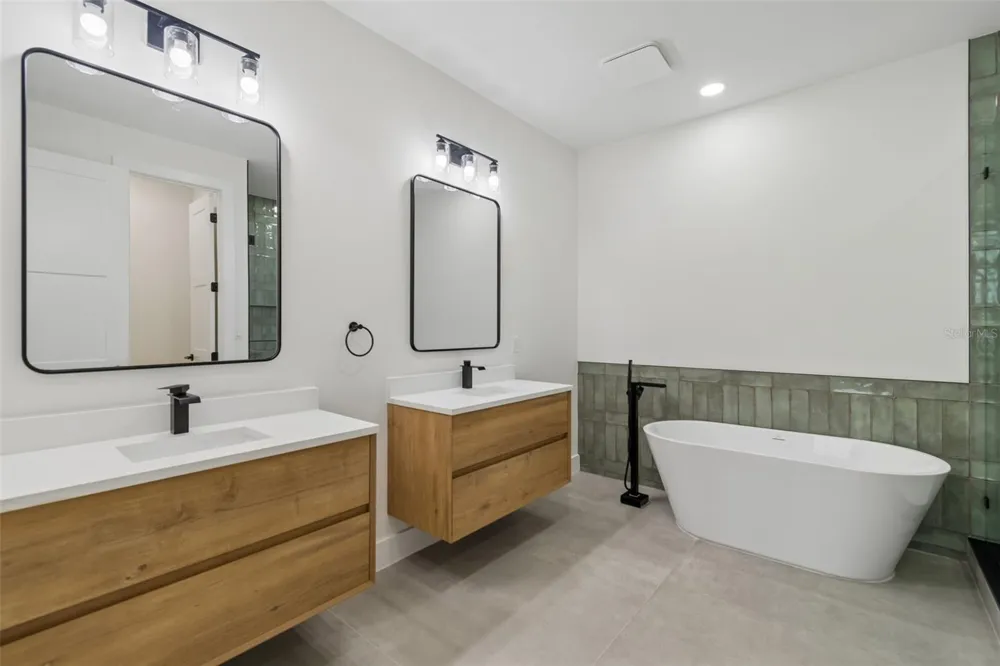 6403 S RICHARD AVENUE Tampa, FL 33616