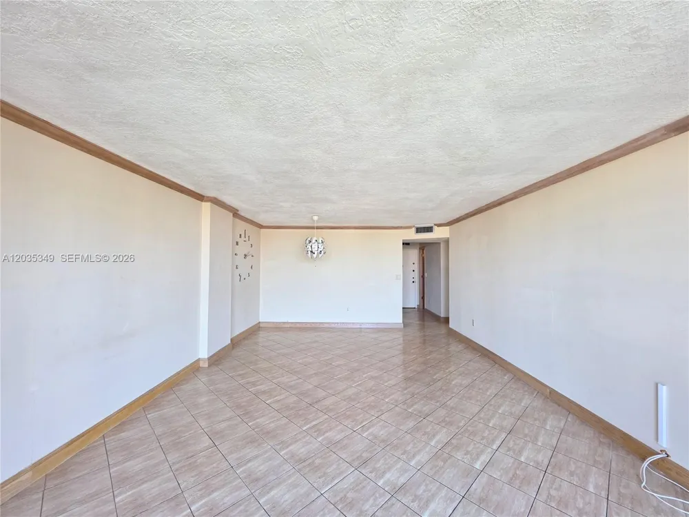 2780 NE 183rd St #1111 Aventura, FL 33160