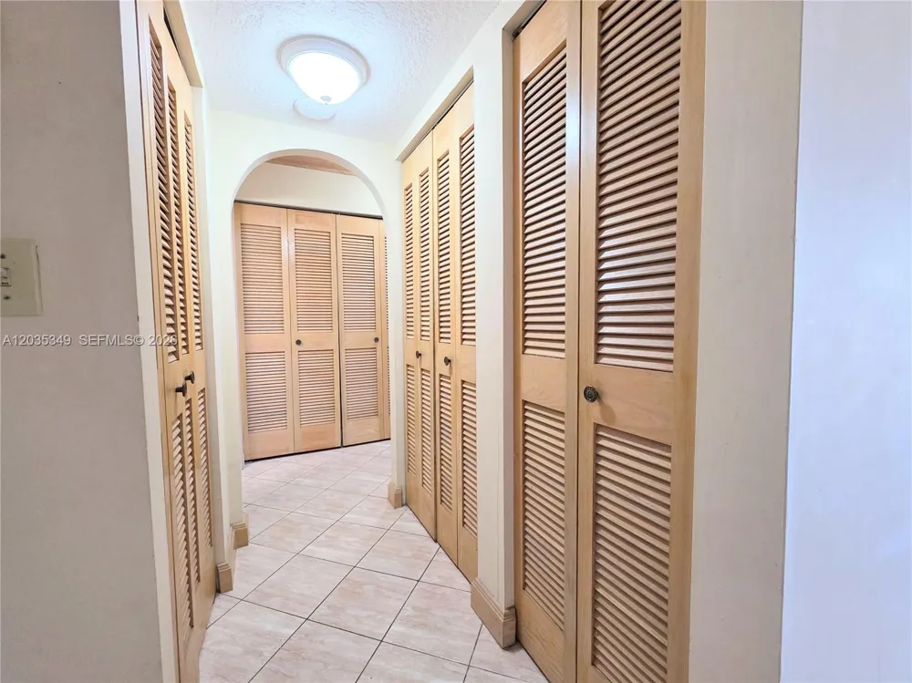 2780 NE 183rd St #1111 Aventura, FL 33160