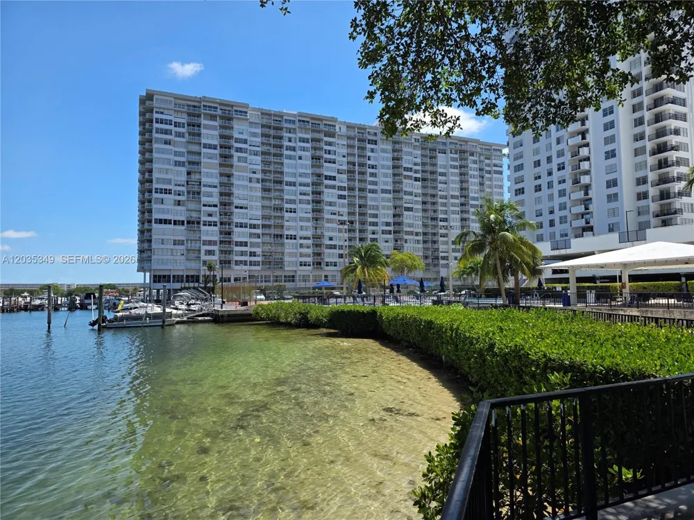 2780 NE 183rd St #1111 Aventura, FL 33160