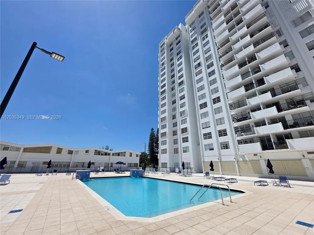 2780 NE 183rd St #1111 Aventura, FL 33160
