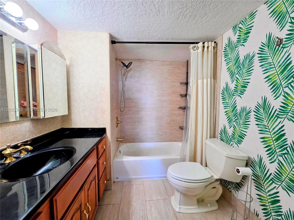 2780 NE 183rd St #1111 Aventura, FL 33160