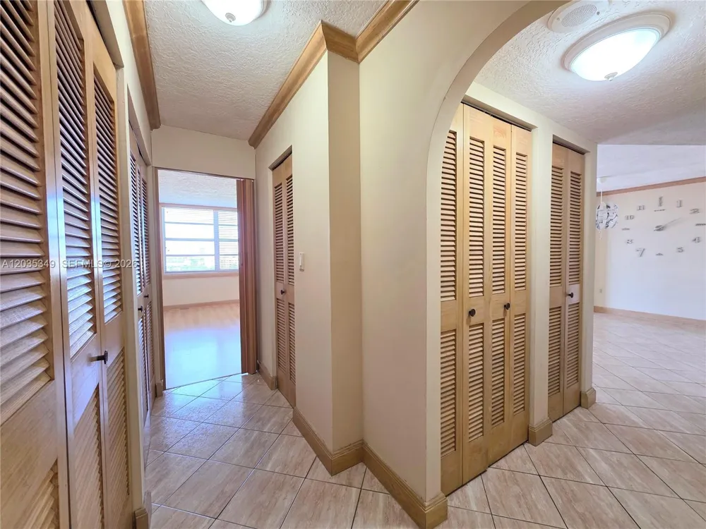 2780 NE 183rd St #1111 Aventura, FL 33160