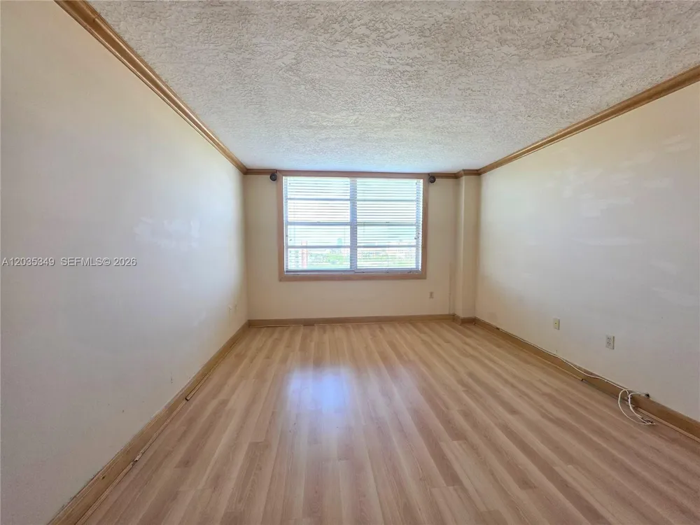 2780 NE 183rd St #1111 Aventura, FL 33160