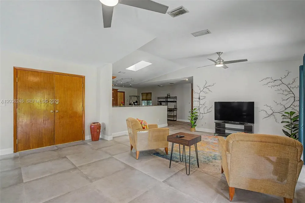 15741 SW 147th Ct Miami, FL 33187