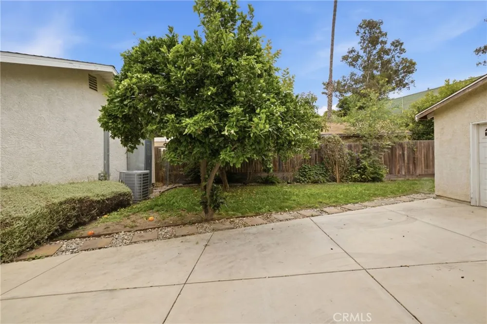 156 E 49th Long Beach, CA 90805