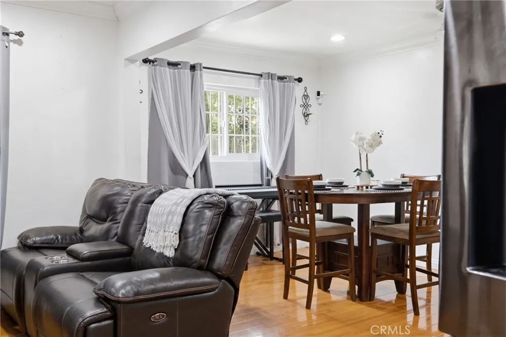 156 E 49th Long Beach, CA 90805