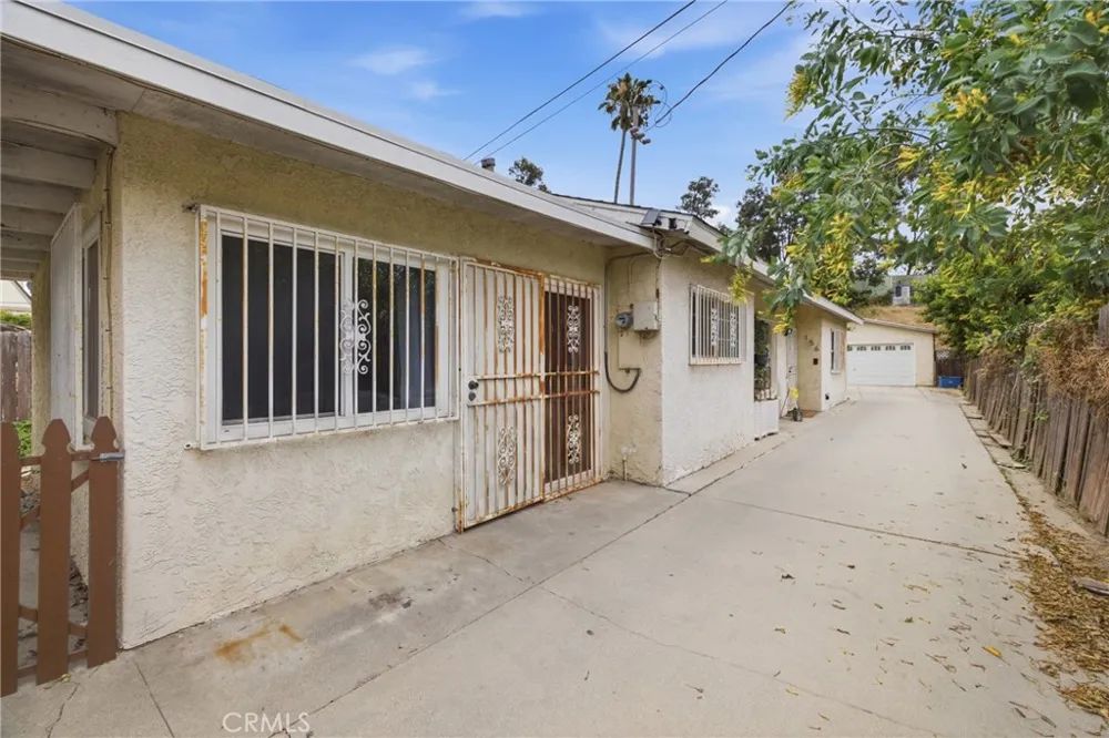156 E 49th Long Beach, CA 90805