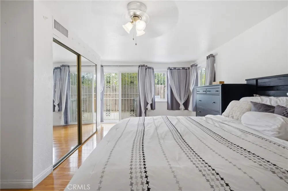 156 E 49th Long Beach, CA 90805