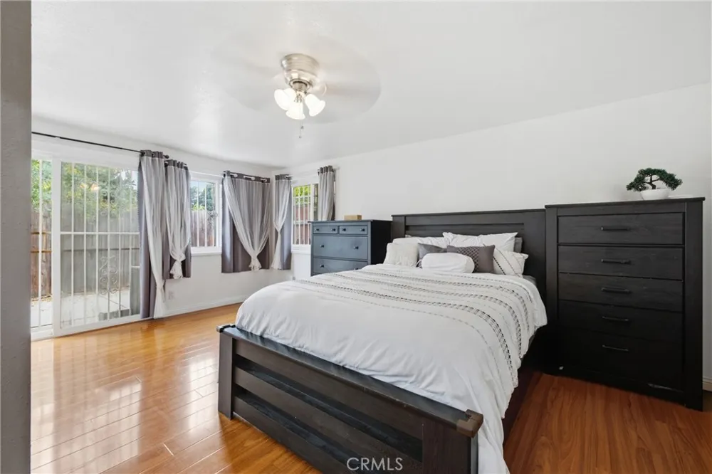 156 E 49th Long Beach, CA 90805