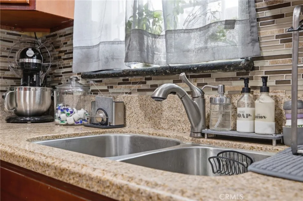 156 E 49th Long Beach, CA 90805