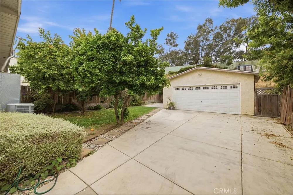 156 E 49th Long Beach, CA 90805