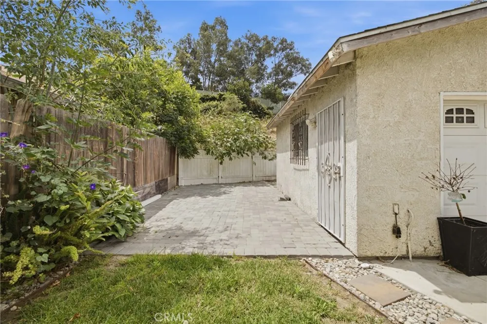 156 E 49th Long Beach, CA 90805