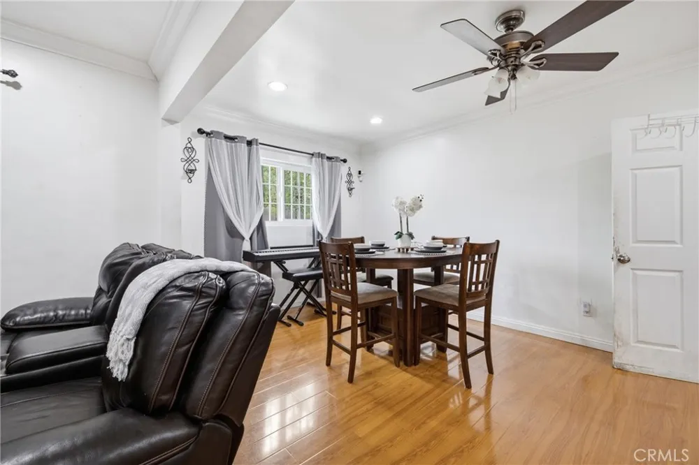 156 E 49th Long Beach, CA 90805