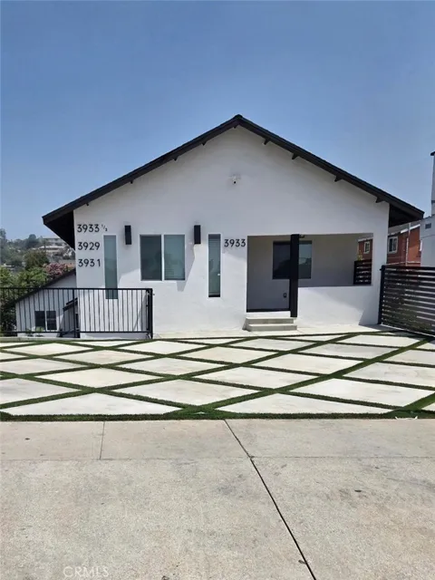 3933 Cesar E Chavez Ave