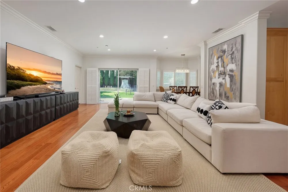 43 W Naomi Avenue Arcadia, CA 91007