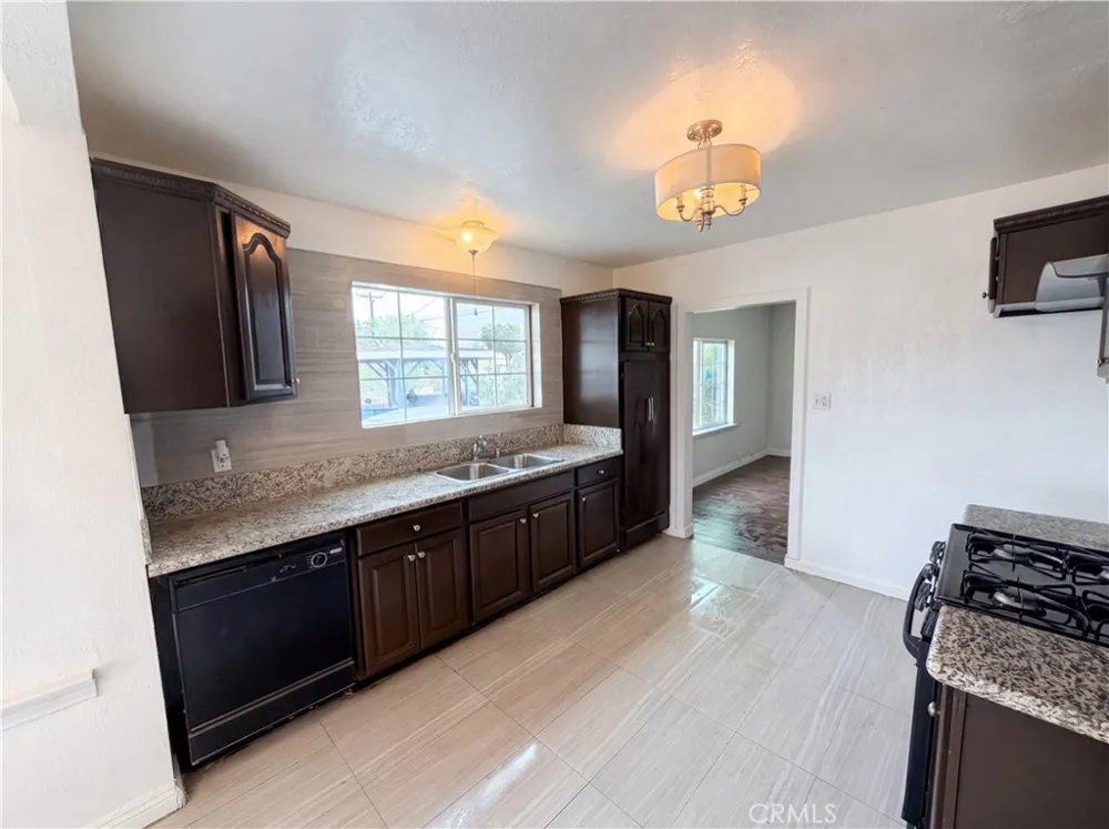 11950 Lee Avenue Adelanto, CA 92301