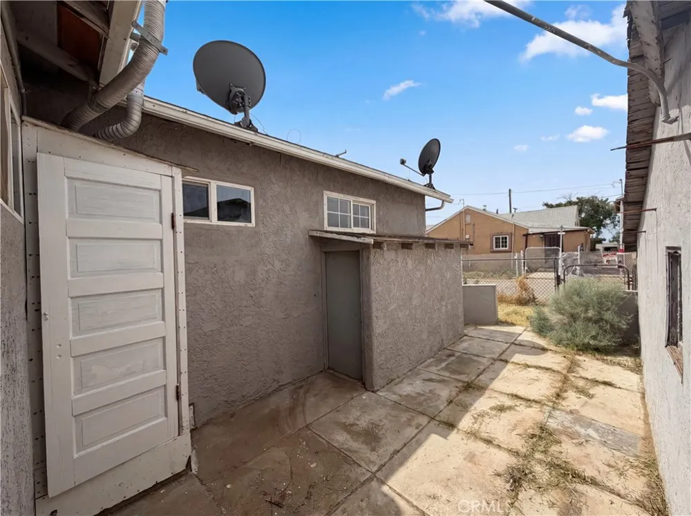 11950 Lee Avenue Adelanto, CA 92301