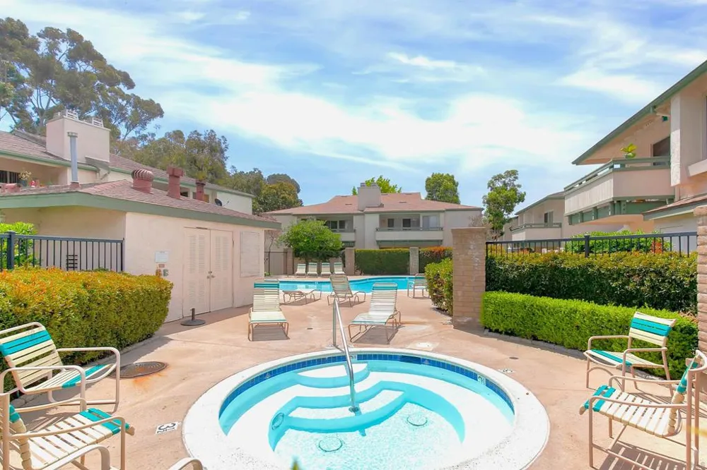 8811 Gilman Dr #H La Jolla, CA 92037