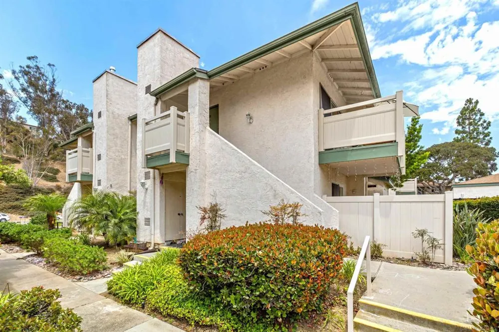 8811 Gilman Dr #H La Jolla, CA 92037