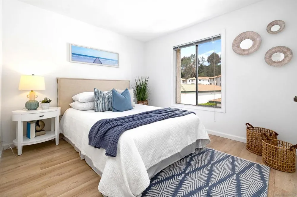 8811 Gilman Dr #H La Jolla, CA 92037