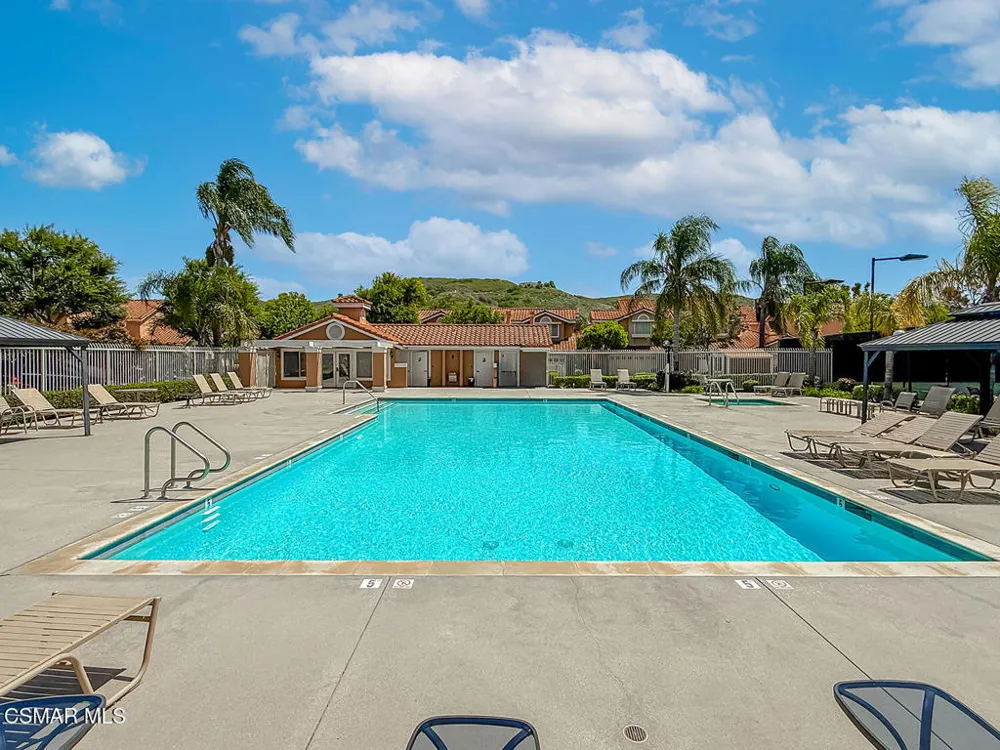 4786 Saltino Way Oak Park, CA 91377