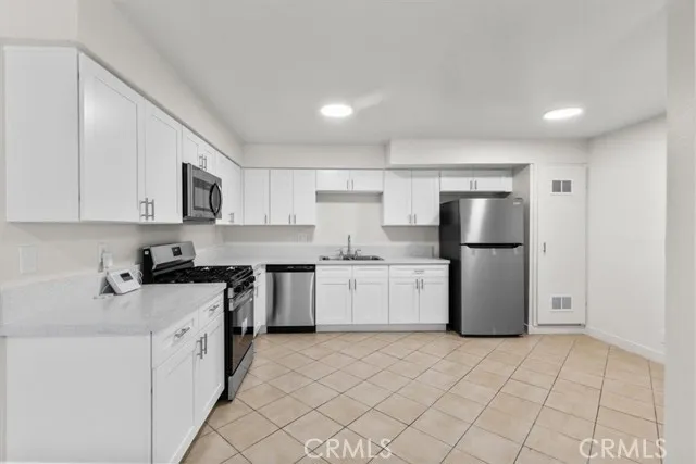 1002 Lombard Dr Redlands, CA 92374