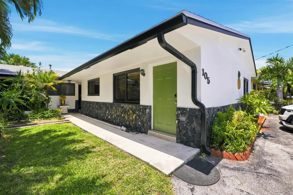 105 SE 2nd Street Dania Beach, FL 33004