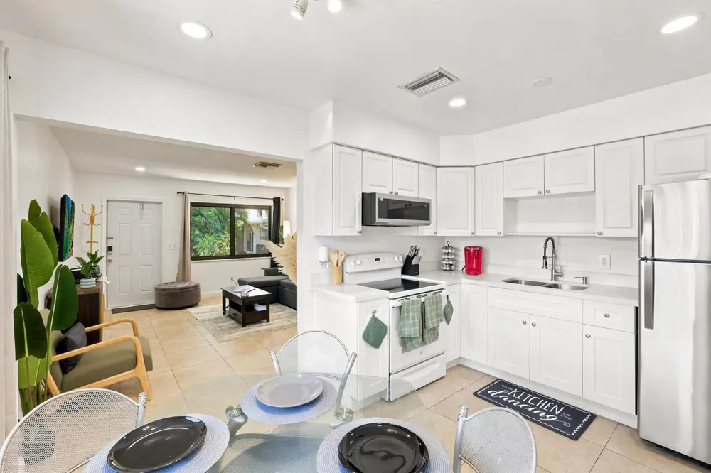 105 SE 2nd Street Dania Beach, FL 33004