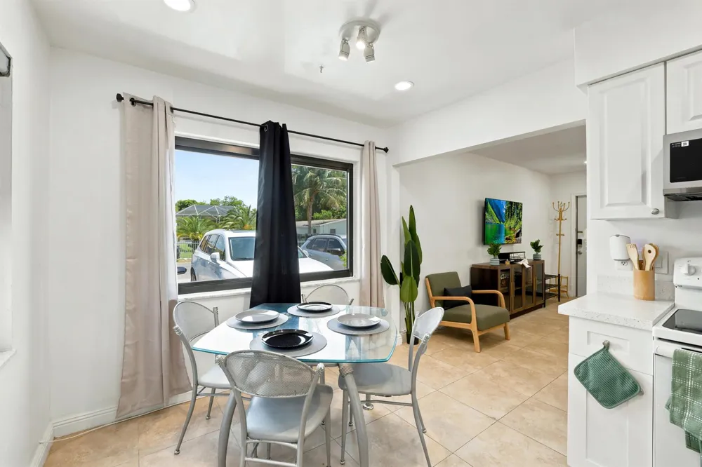 105 SE 2nd Street Dania Beach, FL 33004