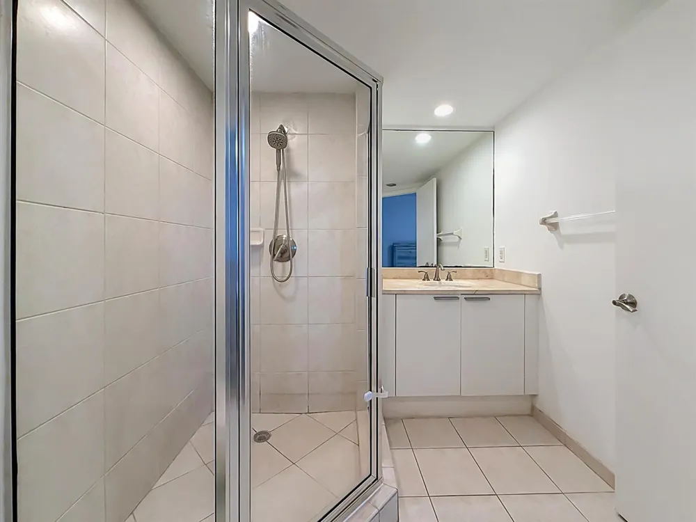 14951 Royal Oaks Lane #505 North Miami, FL 33181