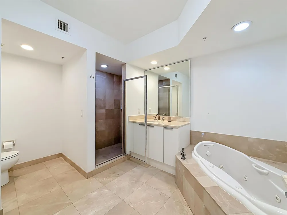 14951 Royal Oaks Lane #505 North Miami, FL 33181