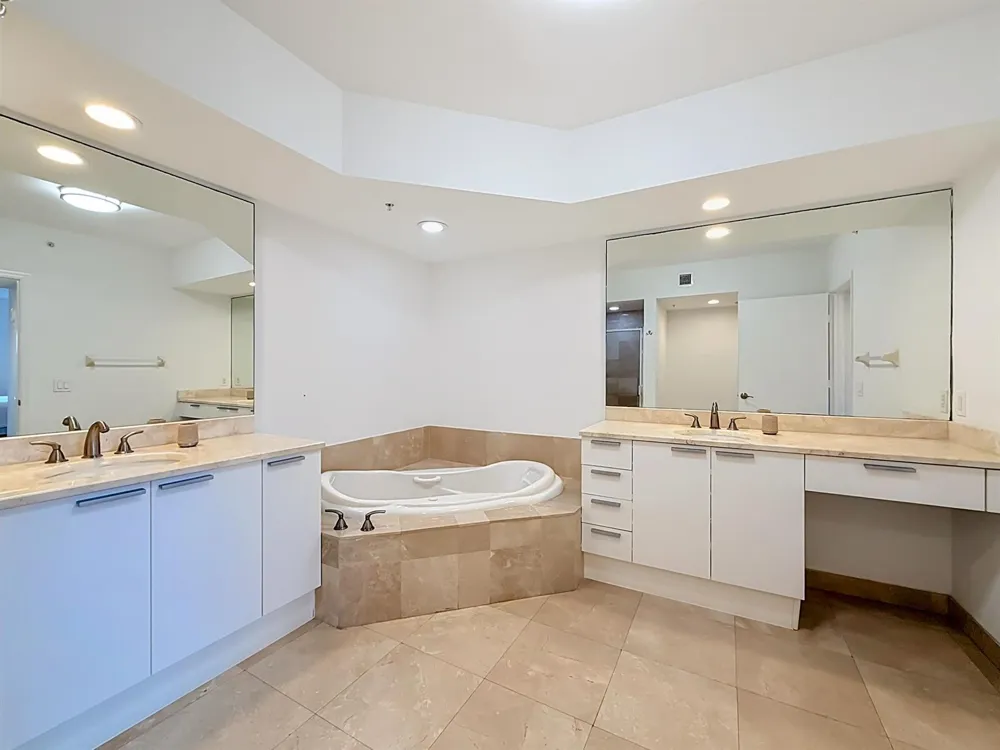 14951 Royal Oaks Lane #505 North Miami, FL 33181