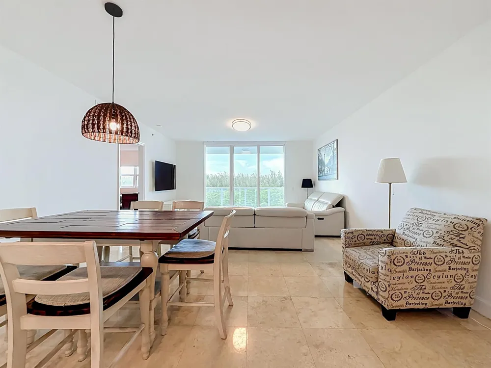14951 Royal Oaks Lane #505 North Miami, FL 33181