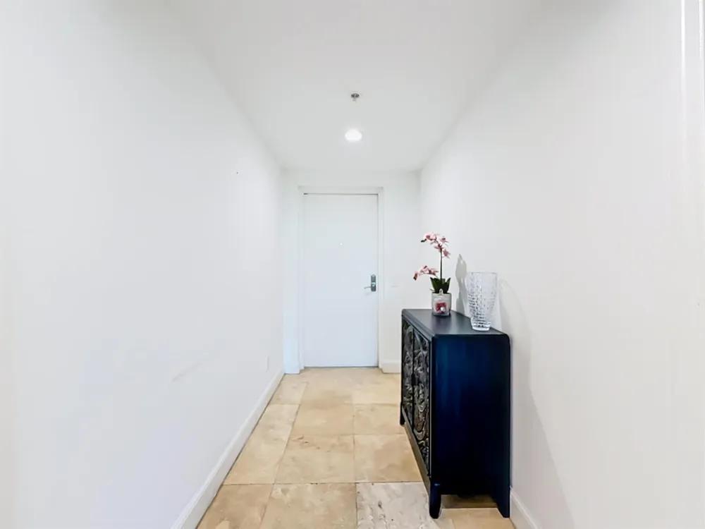 14951 Royal Oaks Lane #505 North Miami, FL 33181