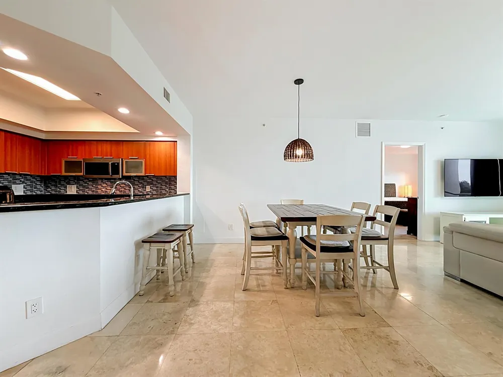 14951 Royal Oaks Lane #505 North Miami, FL 33181
