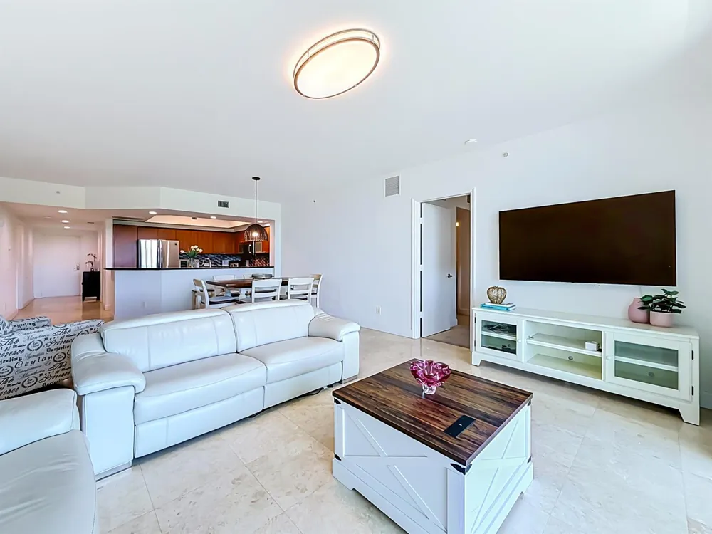 14951 Royal Oaks Lane #505 North Miami, FL 33181