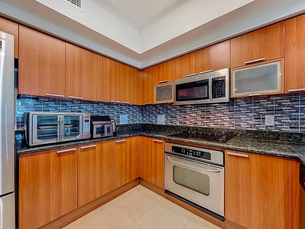 14951 Royal Oaks Lane #505 North Miami, FL 33181
